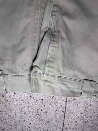 Pantalones cargo color caqui