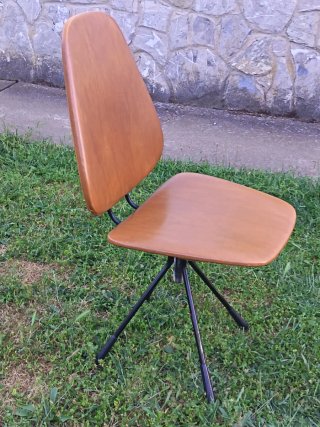 Sedia girevole Hermanos Vidal in pelle