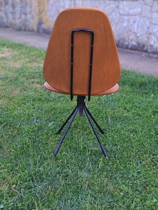 Sedia girevole Hermanos Vidal in pelle