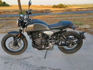 Rieju 125 Century Naked Negra/Gris