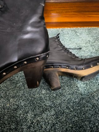 Botines negros con cordones