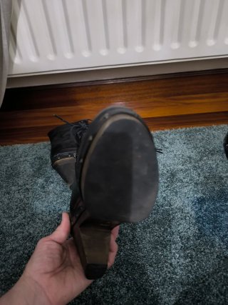 Botines negros con cordones