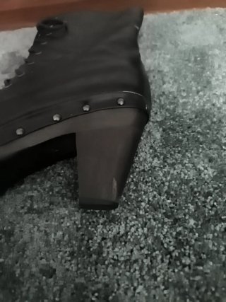 Botines negros con cordones
