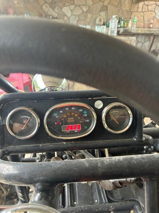 Buggy Saiting 650 todoterreno negro y rojo