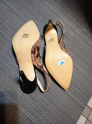 Zapatos Gloria Ortiz piel serpiente beige/negro