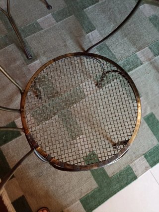 Mesa y 4 sillas forja