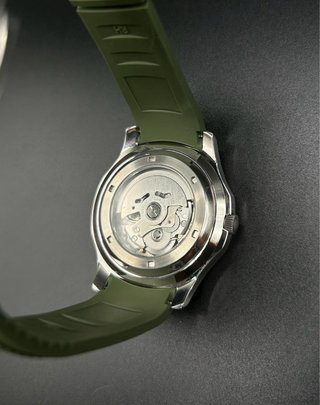 Reloj Seiko Mod Aquanut verde