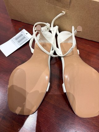 Sandalias de tacón blancas