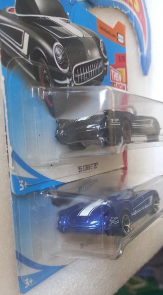 Conjunto 2 Hot Wheels '55 Corvette