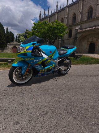 Suzuki GSX-R600 K3  (Limitada solo en papeles A2)