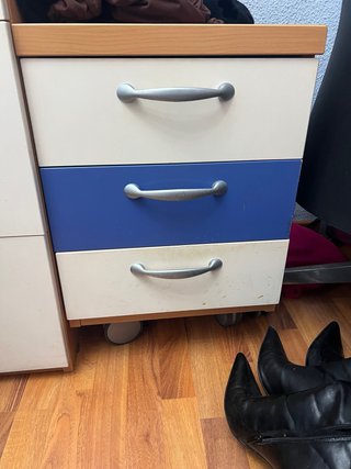 Cajonera pequeña con ruedas