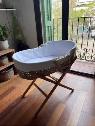 Moisés mimbre con soporte