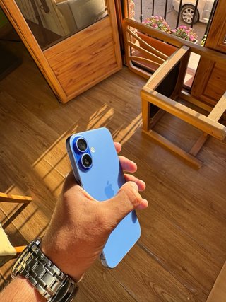 iPhone 16 128GB