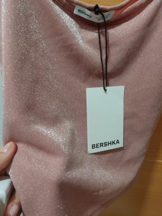 Camiseta brillante Bershka rosa talla S. Nueva