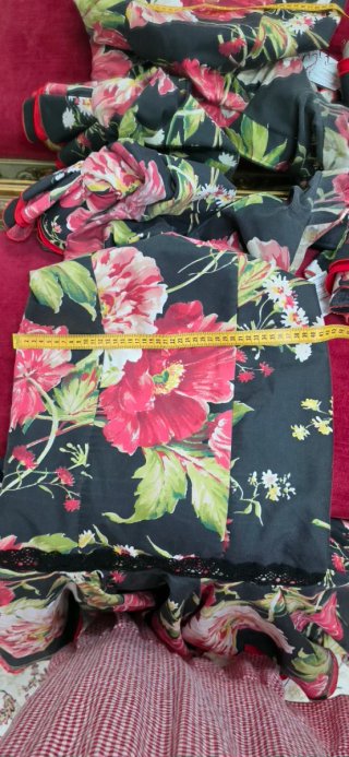 Vestido Flamenco Negro con Flores Rojas