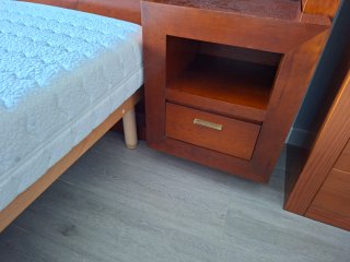 Cabecero madera 180cm con mesillas y luces
