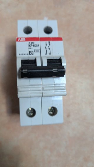 Conjunto magnetotermicos 32A, 25A y 20A