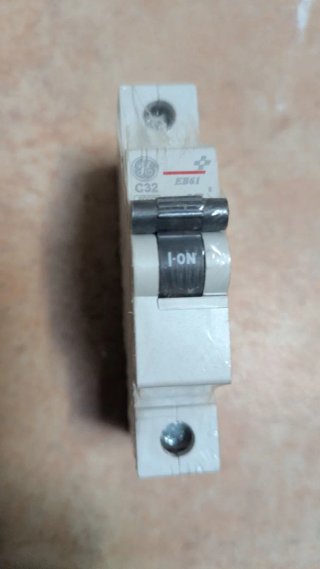 Conjunto magnetotermicos 32A, 25A y 20A