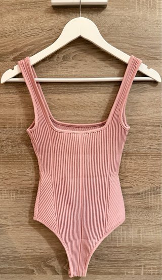 Body Zara etiqueta Talla M( talla pequeño es S)