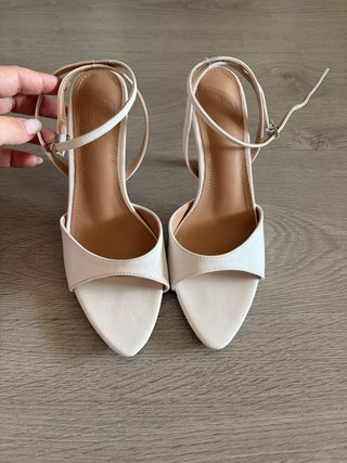 Sandalias tacón blancas 9cm pulsera tobillo