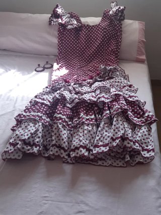 Traje Flamenco Talla 44 y Pendientes