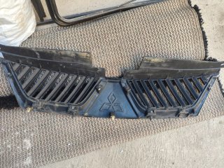 Rejilla Delantera Mitsubishi Outlander