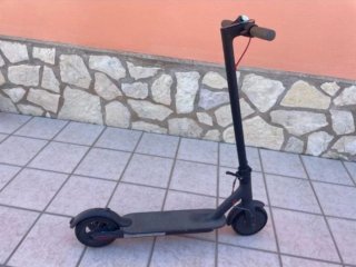 Patinete Eléctrico Xiaomi + Casco y Ruedas