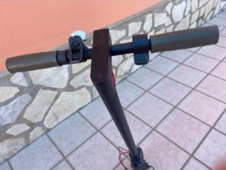 Patinete Eléctrico Xiaomi + Casco y Ruedas