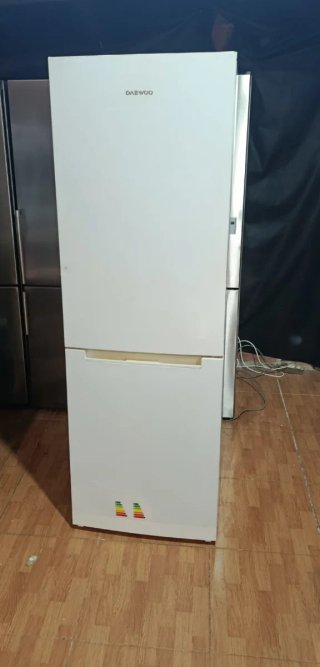 Frigorífico Daewoo 185cm x 60cm