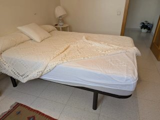 Cama doble con colchón