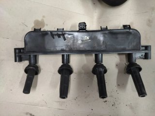 Colector Admisión,inyectores, bobina Peugeot 206