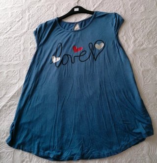 Camiseta Love Corazones Talla XL
