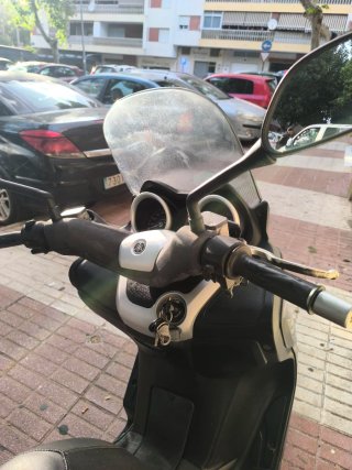 Yamaha X-MAX250 Negra Automática