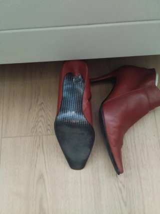 Botines tacón piel marrón/rojo