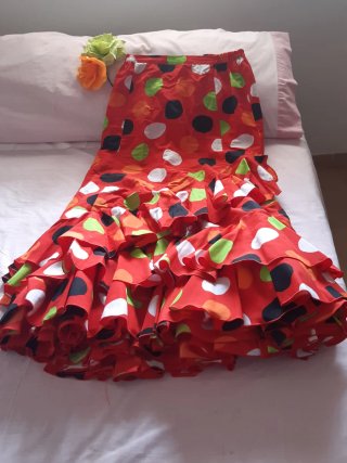 Falda Flamenca Talla 44 y flores