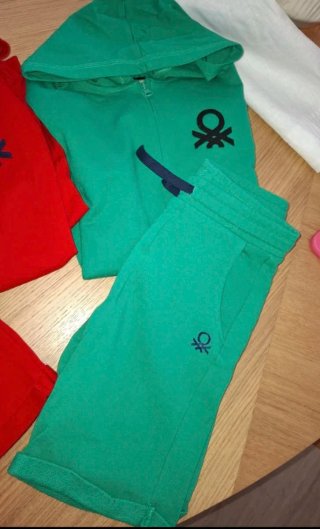Sudadera, Short y Camiseta 10-11 años benetton