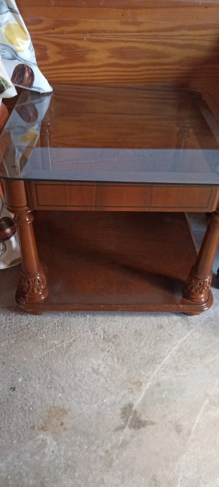 Mesa de centro de madera y cristal