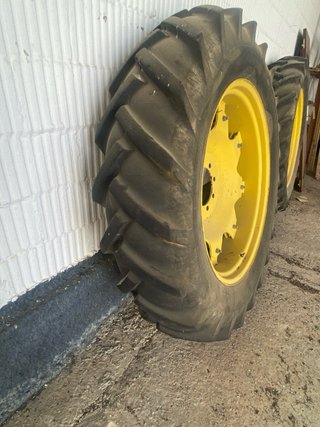 Rueda Tractor John Deere 2850