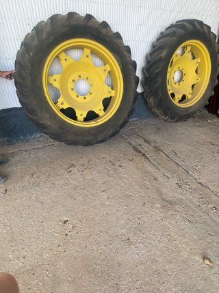 Rueda Tractor John Deere 2850