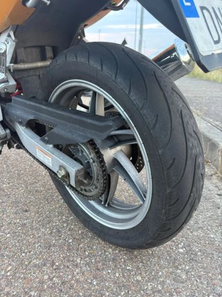 Hyosung Comet 125 Amarilla
