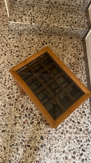 Juego de 3 mesas auxiliares de madera y cristal