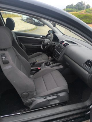 Volkswagen Golf 2004