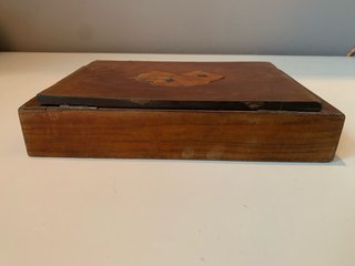 Contenitore in legno per carte da gioco vintage