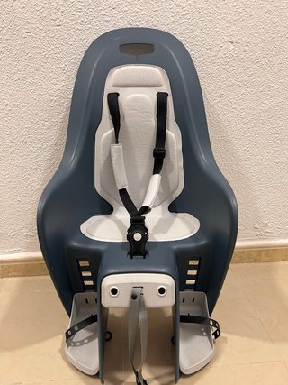 Silla Btwin para niño en portaequipaje
