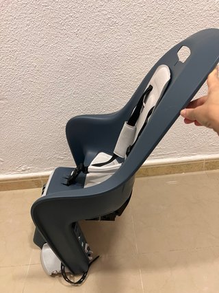 Silla Btwin para niño en portaequipaje