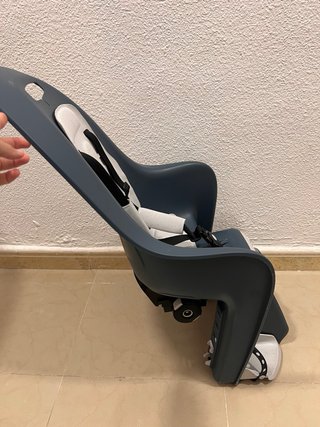 Silla Btwin para niño en portaequipaje