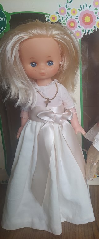 Muñeca Lesly