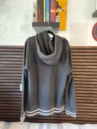 Sudadera Levi's Gris con Logo