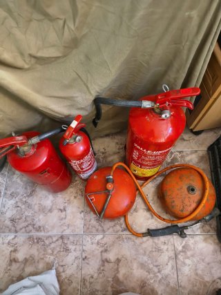 Extintores de incendios y soplete