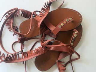 Sandalias planas Zara piel tachuelas